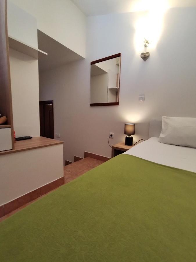 Guest House Jedro Petrovac Exterior foto